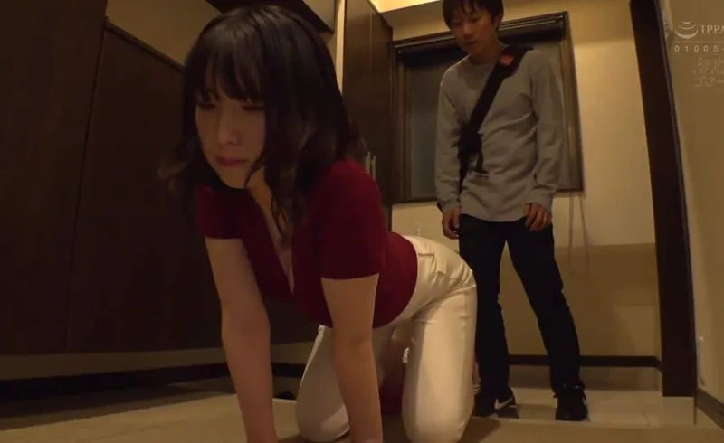 Cô hàng xóm thiếu thốn và cậu học sinh số hưởng cạnh bên